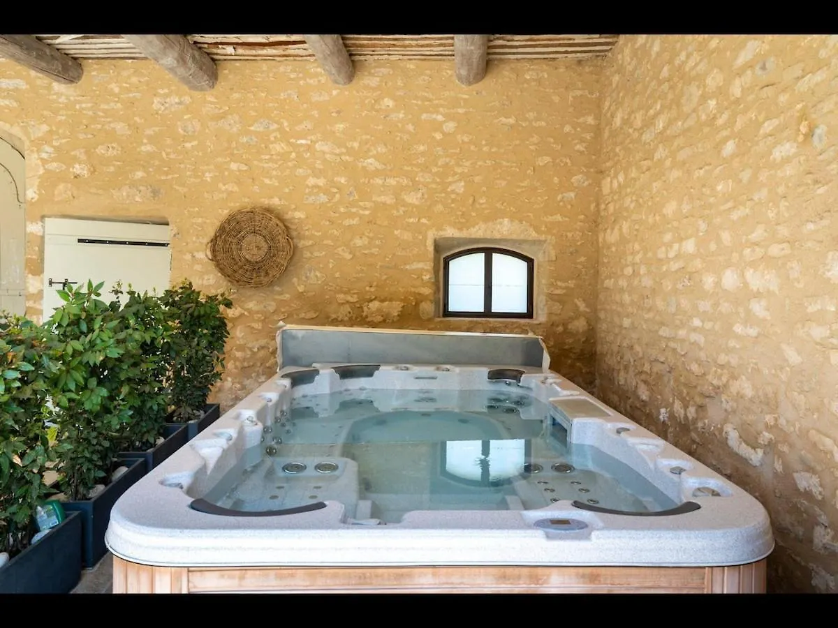 Gite De Charme Face Au Luberon, Avec Jacuzzi Oppede 0*,