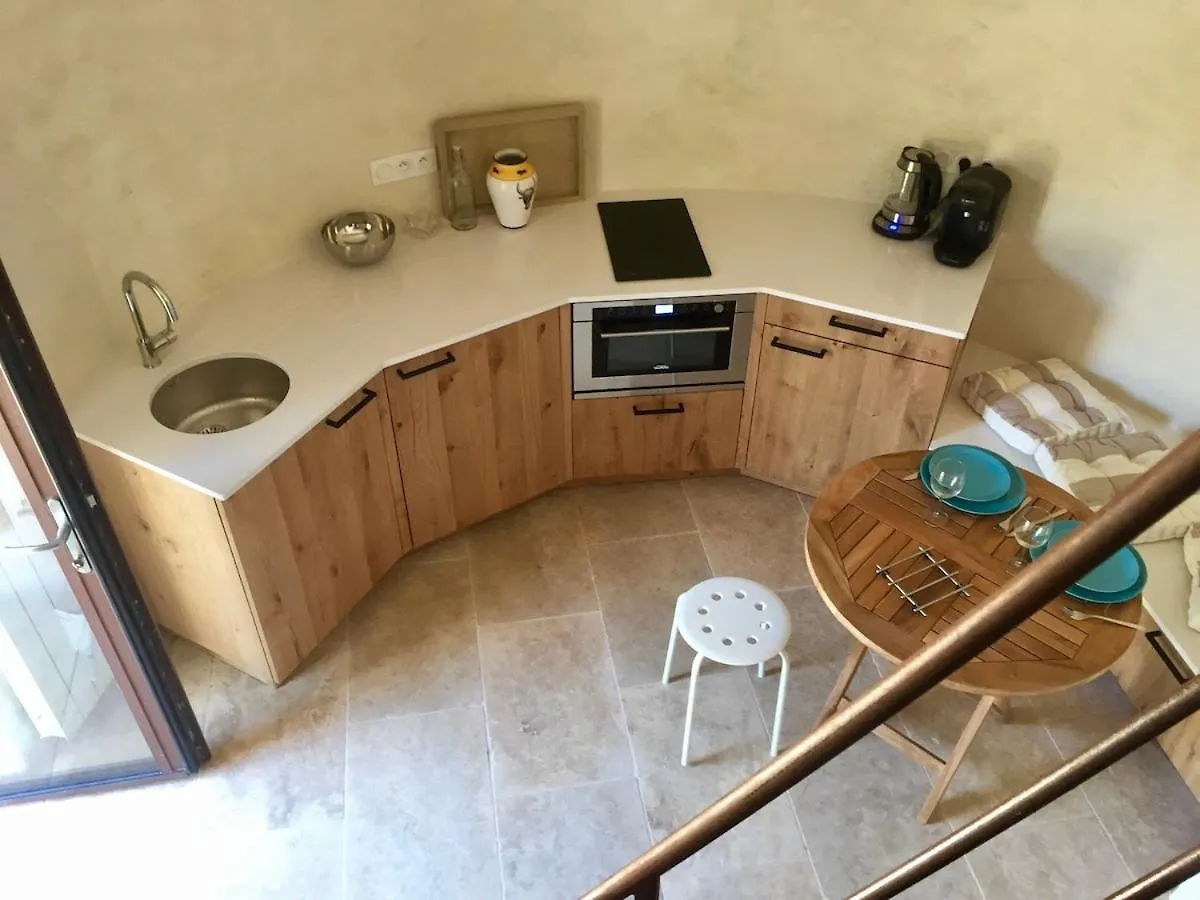 Holiday home Gite De Charme Face Au Luberon, Avec Jacuzzi Oppede France