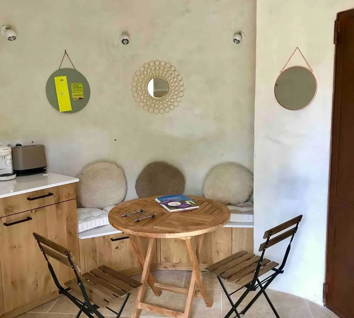 Gite De Charme Face Au Luberon, Avec Jacuzzi Oppede