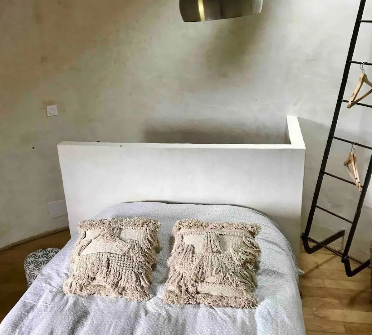 Gite De Charme Face Au Luberon, Avec Jacuzzi Oppede
