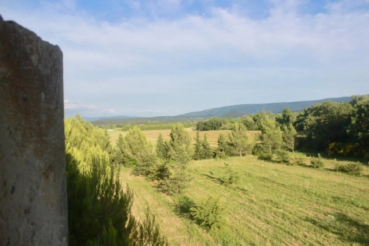 Gite De Charme Face Au Luberon, Avec Jacuzzi Oppede 0*,  France